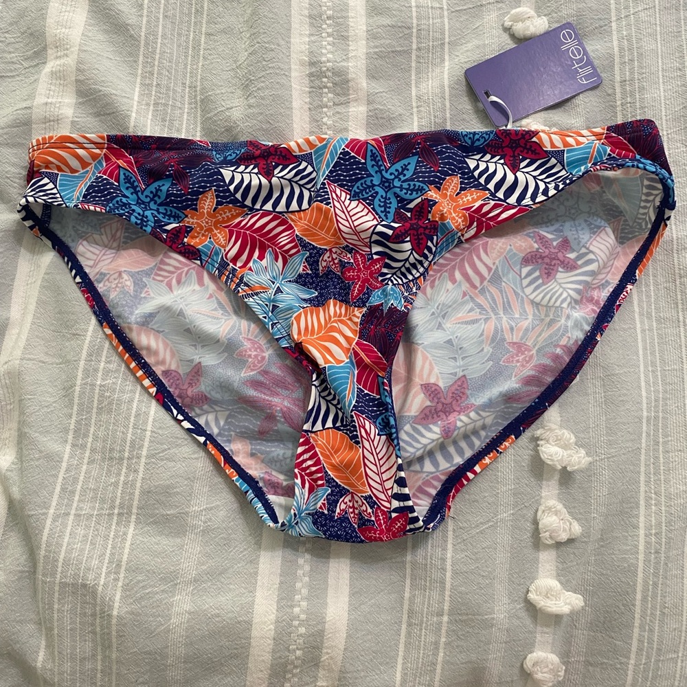 NWT Flirtelle Bikini Bottom Size M